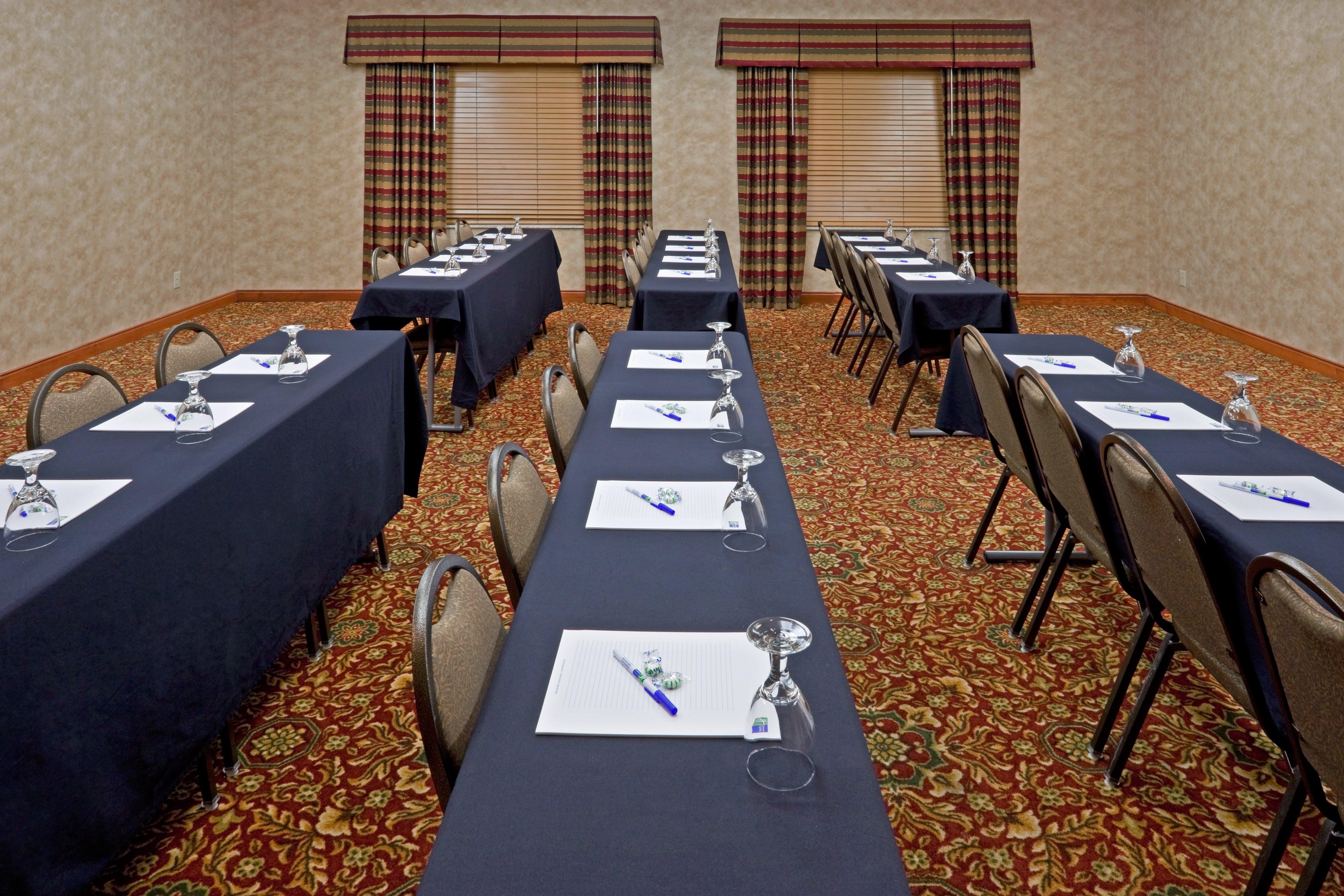 Holiday Inn Express Syracuse-Fairgrounds By Ihg Warners Facilities photo