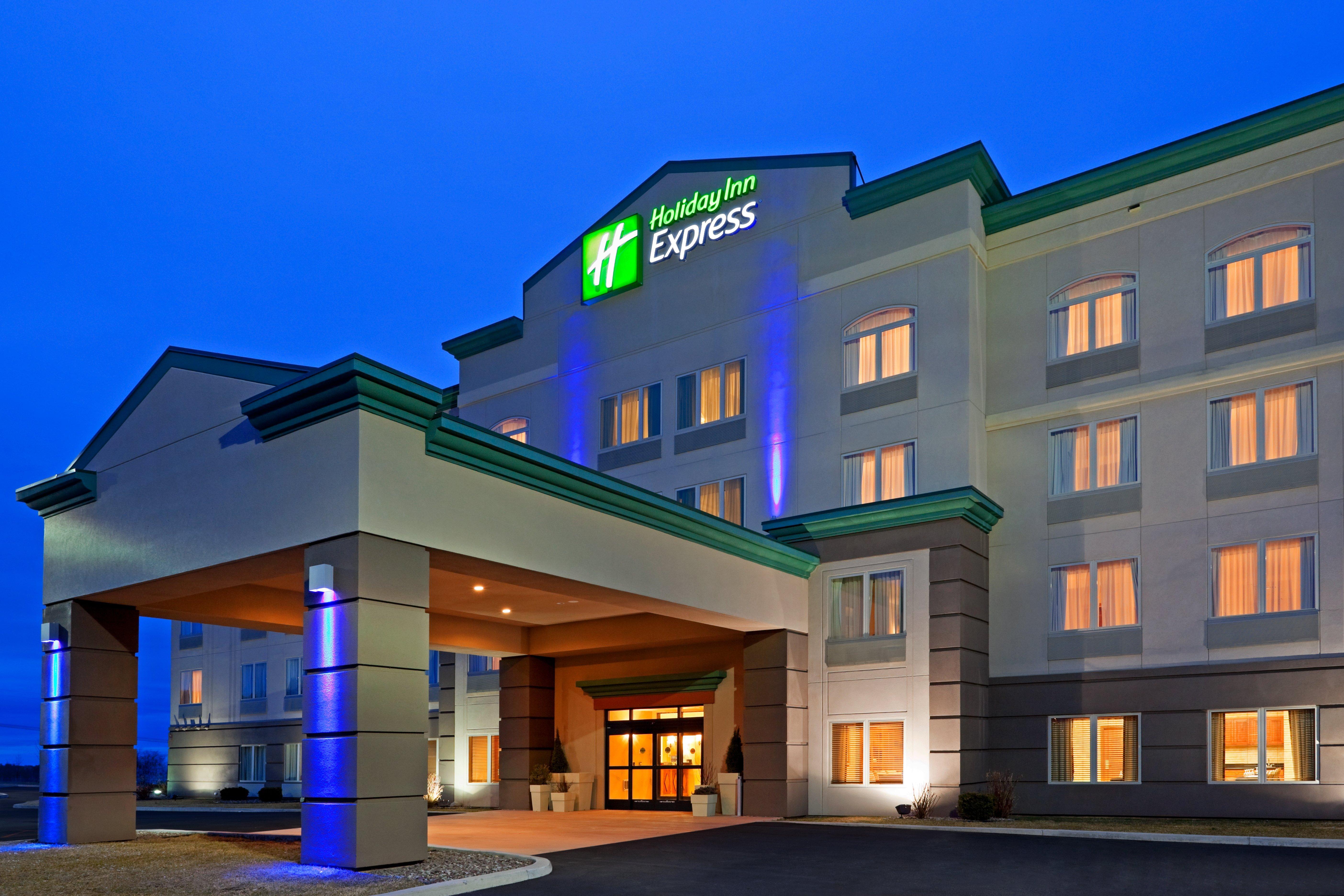 Holiday Inn Express Syracuse-Fairgrounds By Ihg Warners Exterior photo