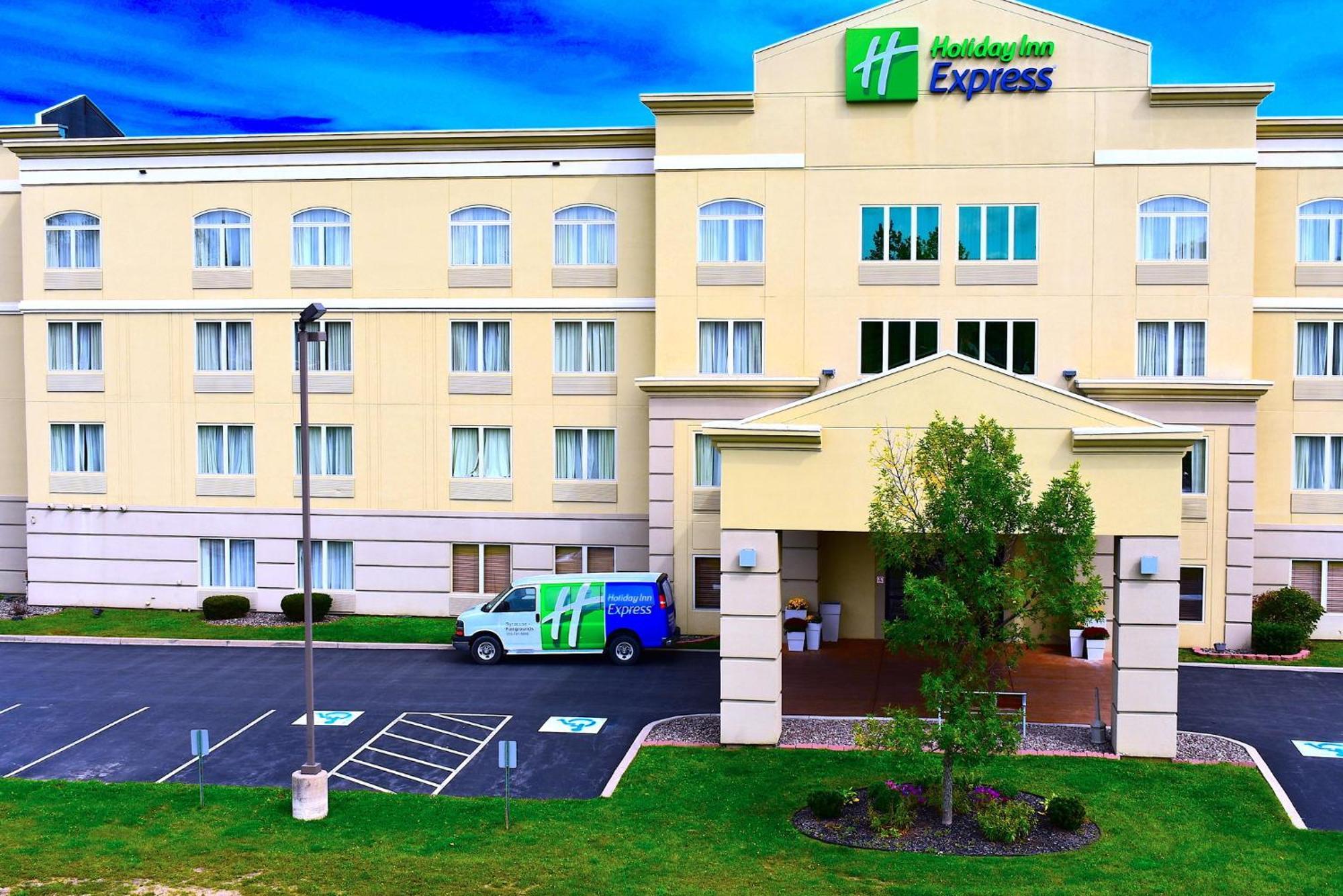 Holiday Inn Express Syracuse-Fairgrounds By Ihg Warners Exterior photo